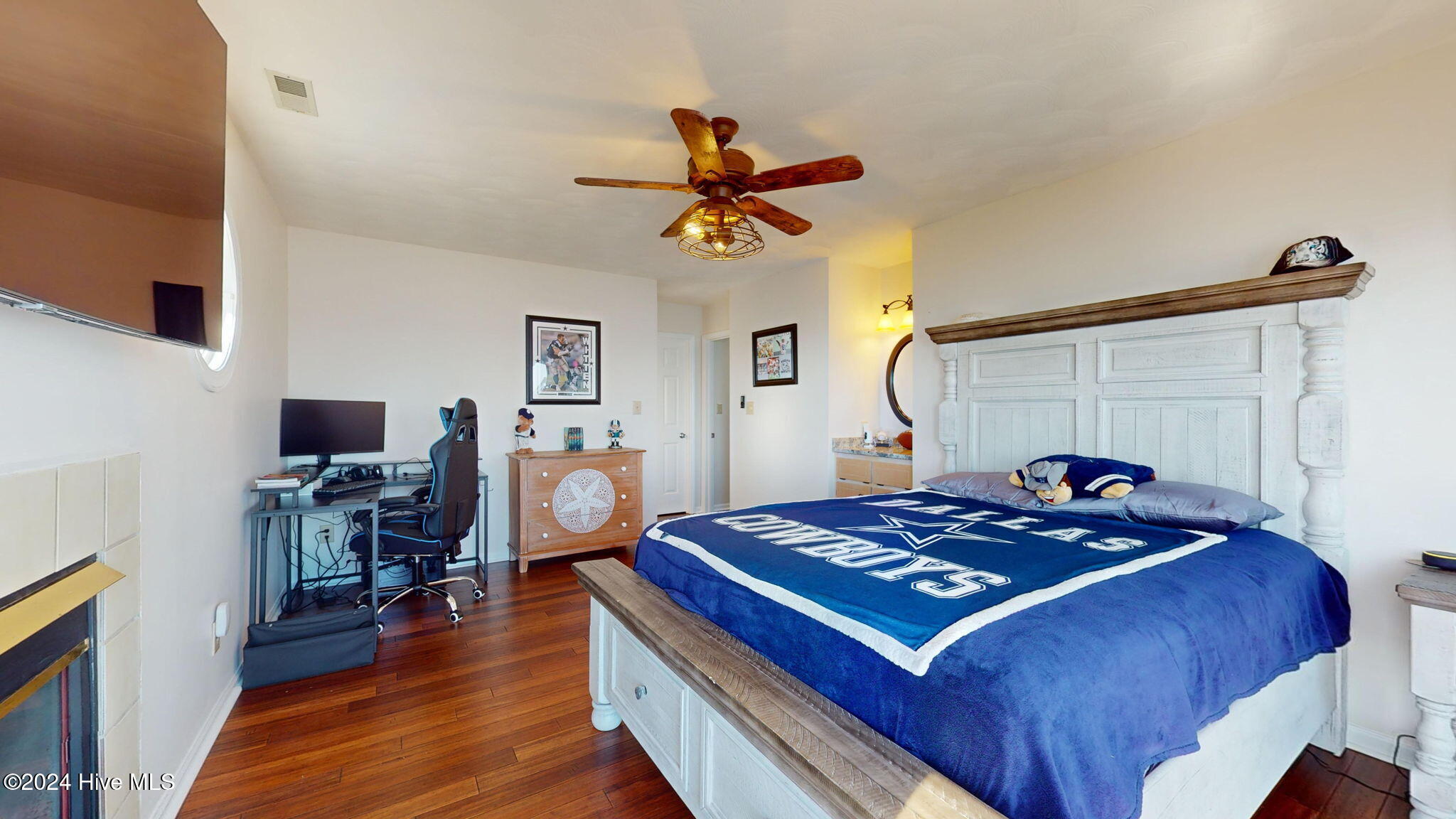 221 Straits Drive