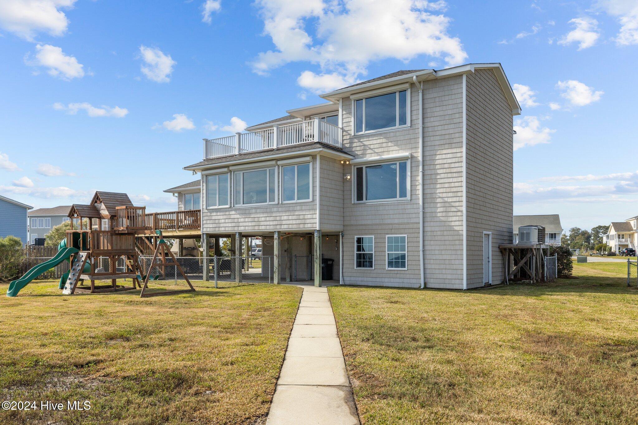 221 Straits Drive