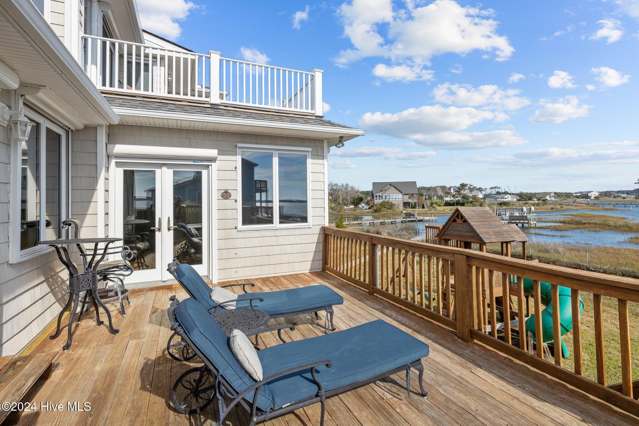 221 Straits Drive