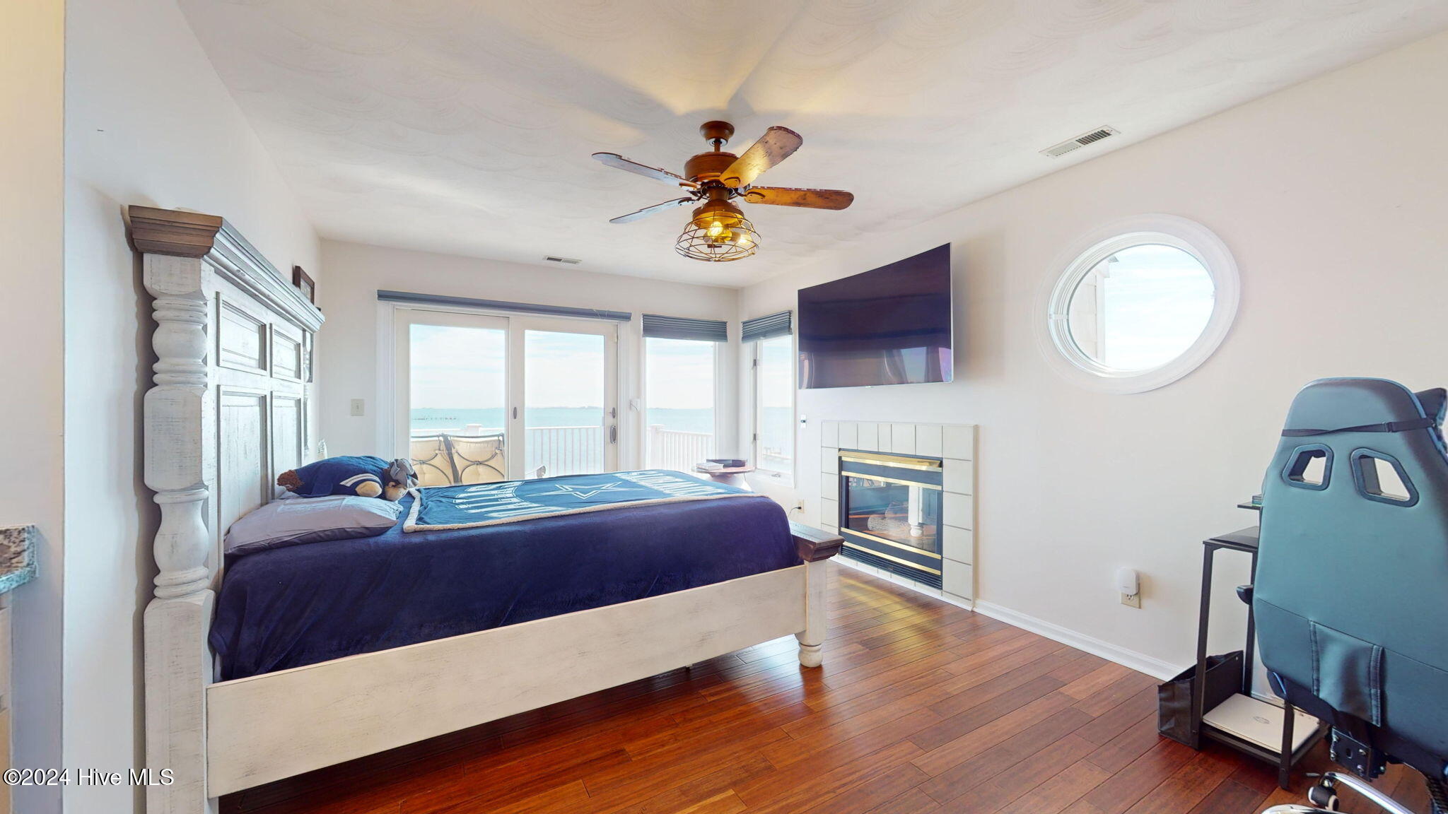 221 Straits Drive