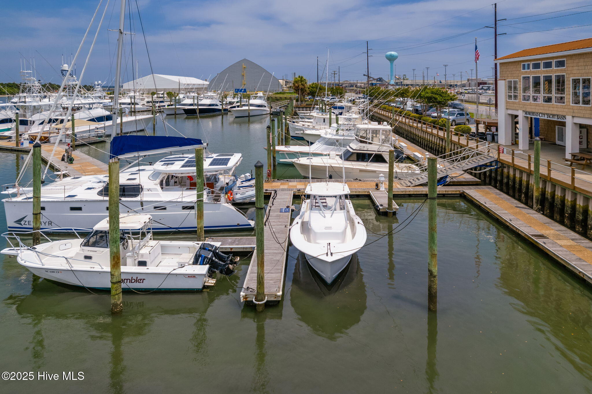 208 Arendell St B18