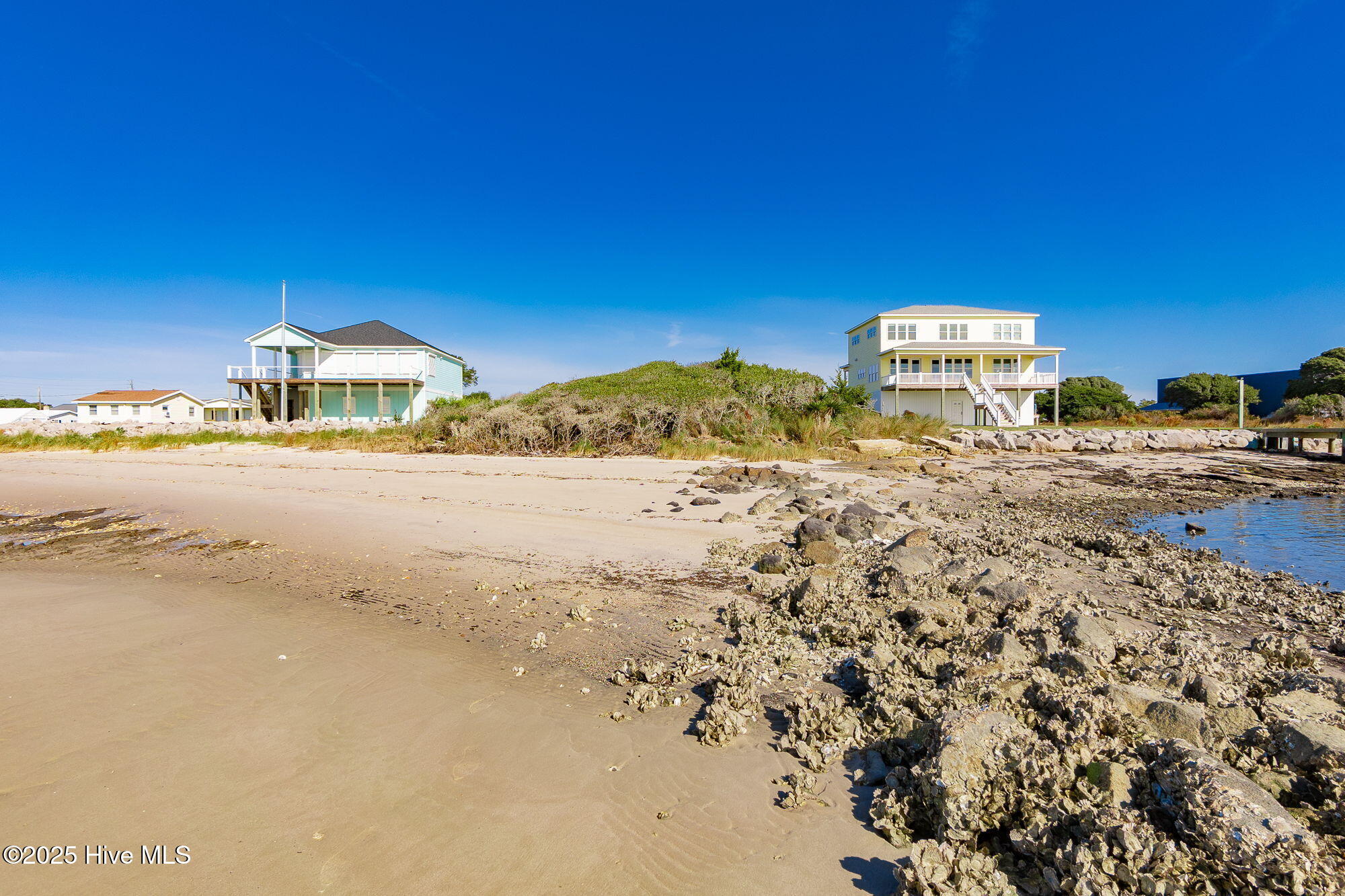 1324 2 Island Road