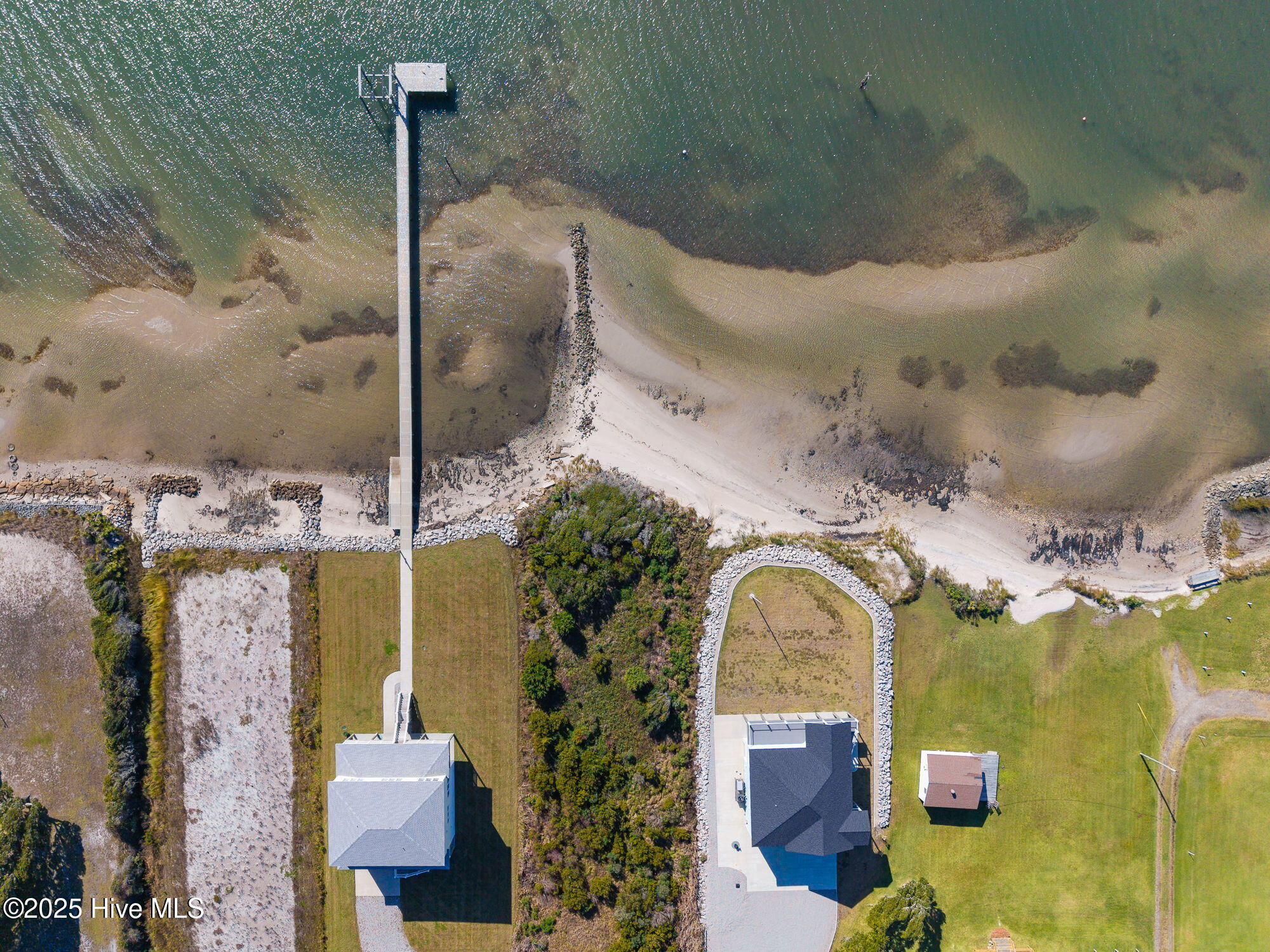 1324 2 Island Road