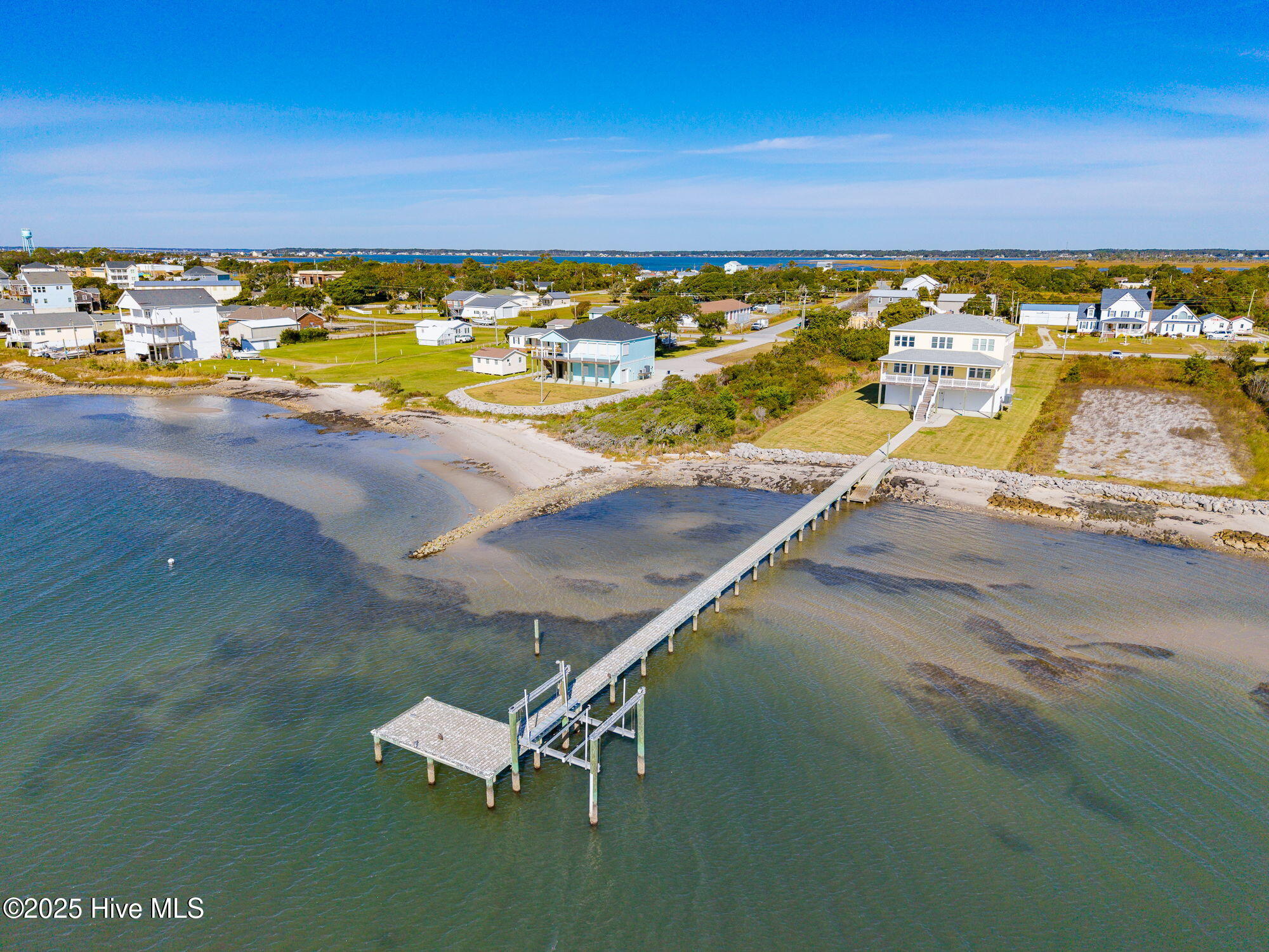 1324 2 Island Road