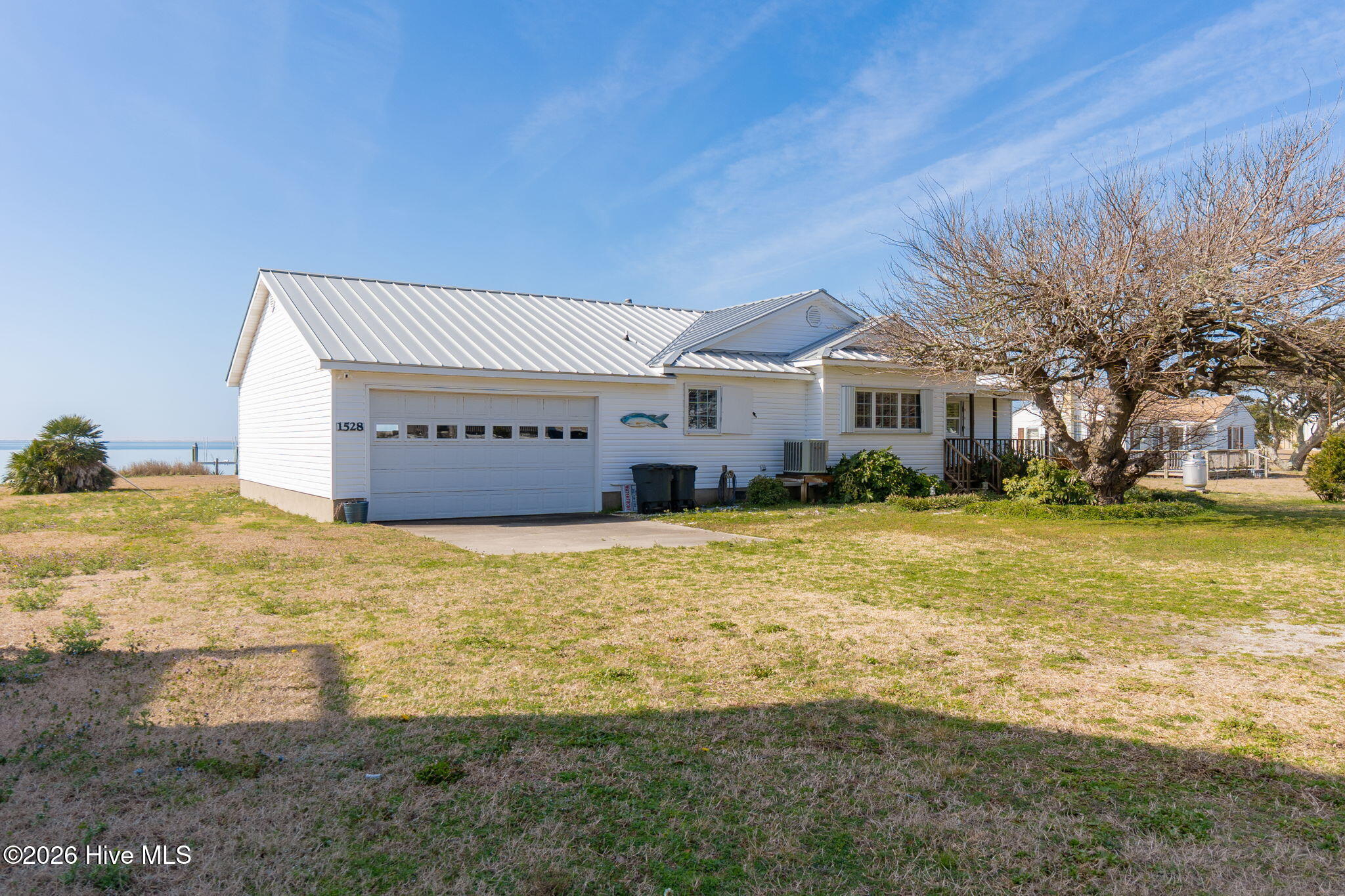 1528 Island Road