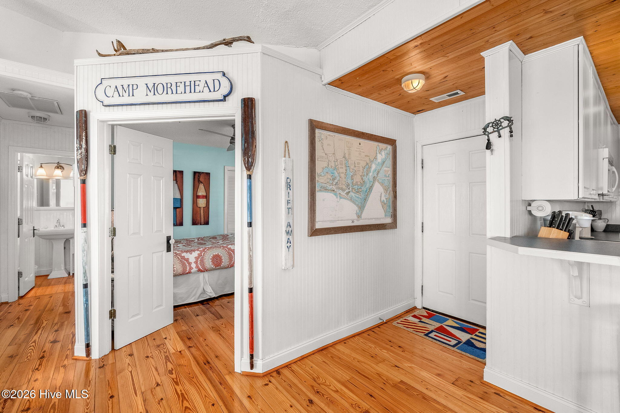 1528 Island Road