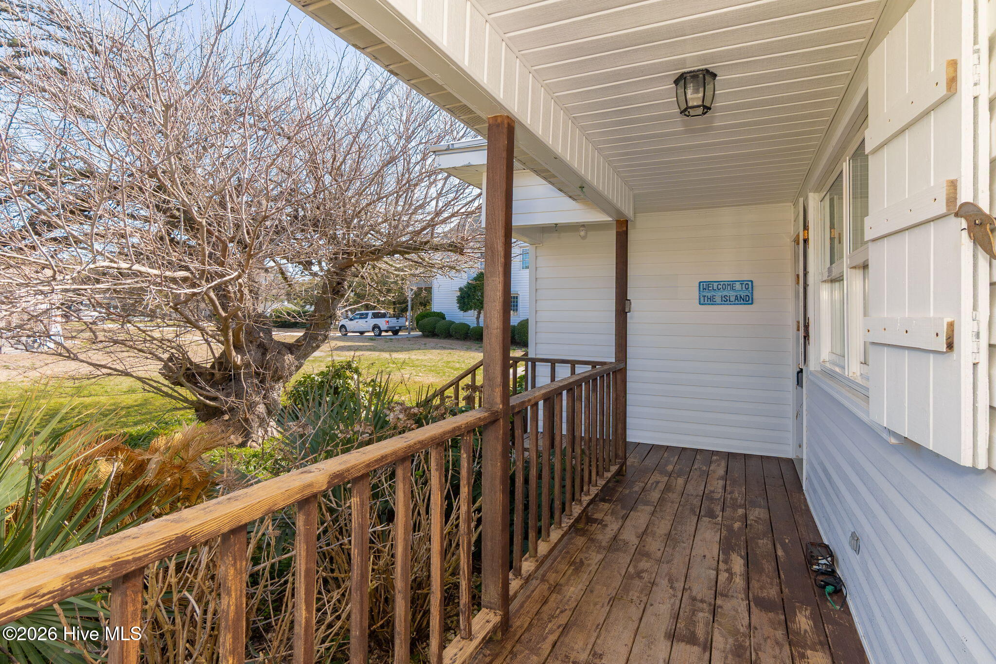 1528 Island Road