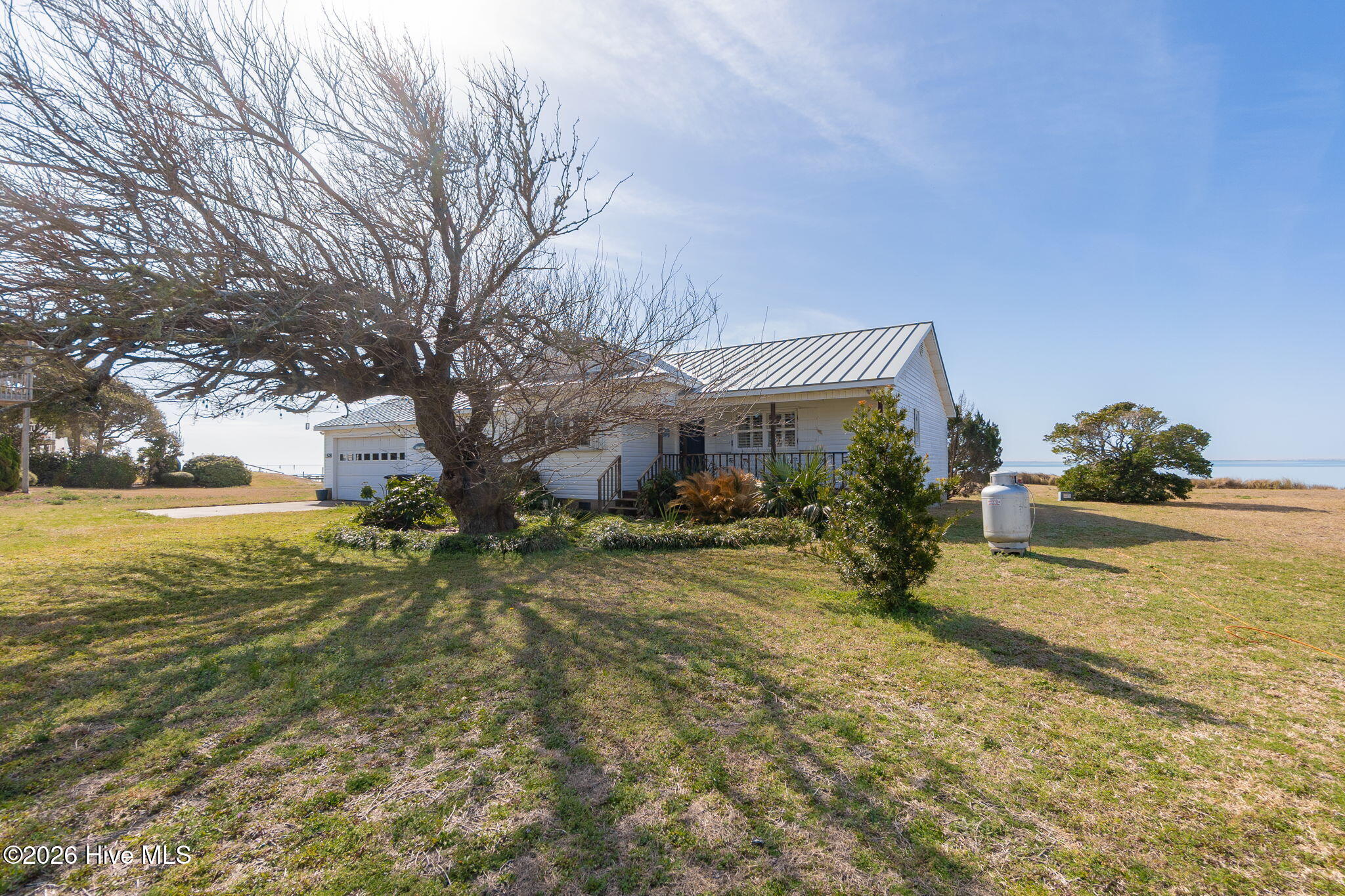1528 Island Road
