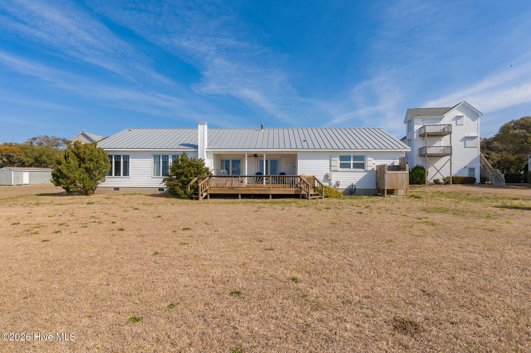 1528 Island Road