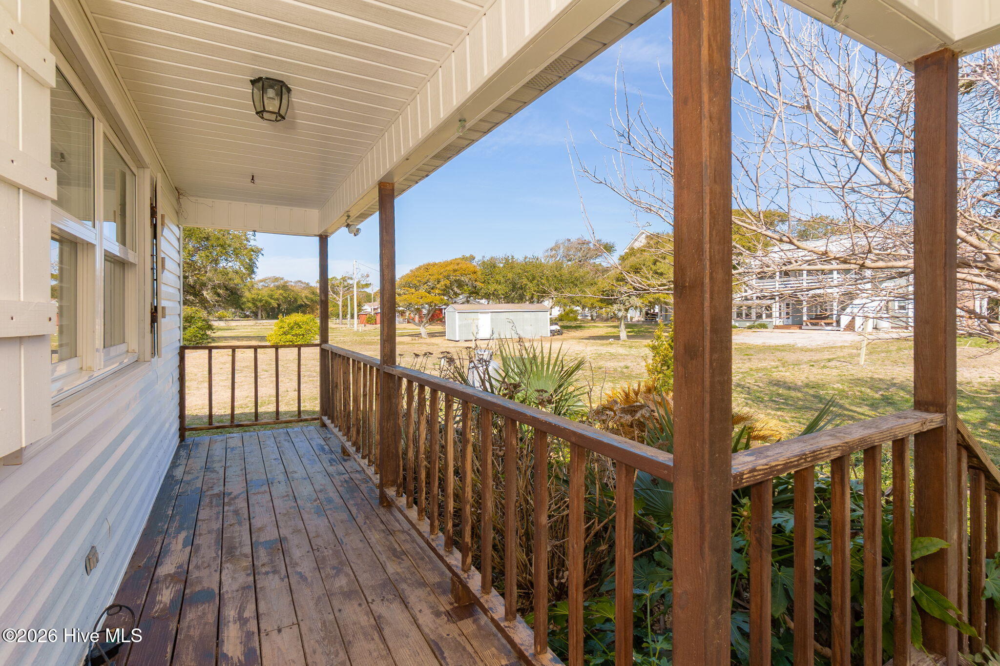 1528 Island Road