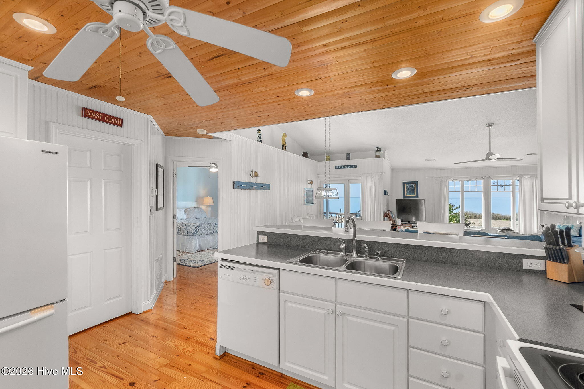 1528 Island Road