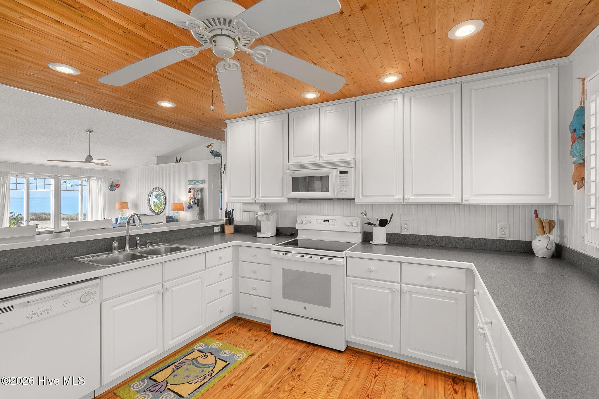 1528 Island Road