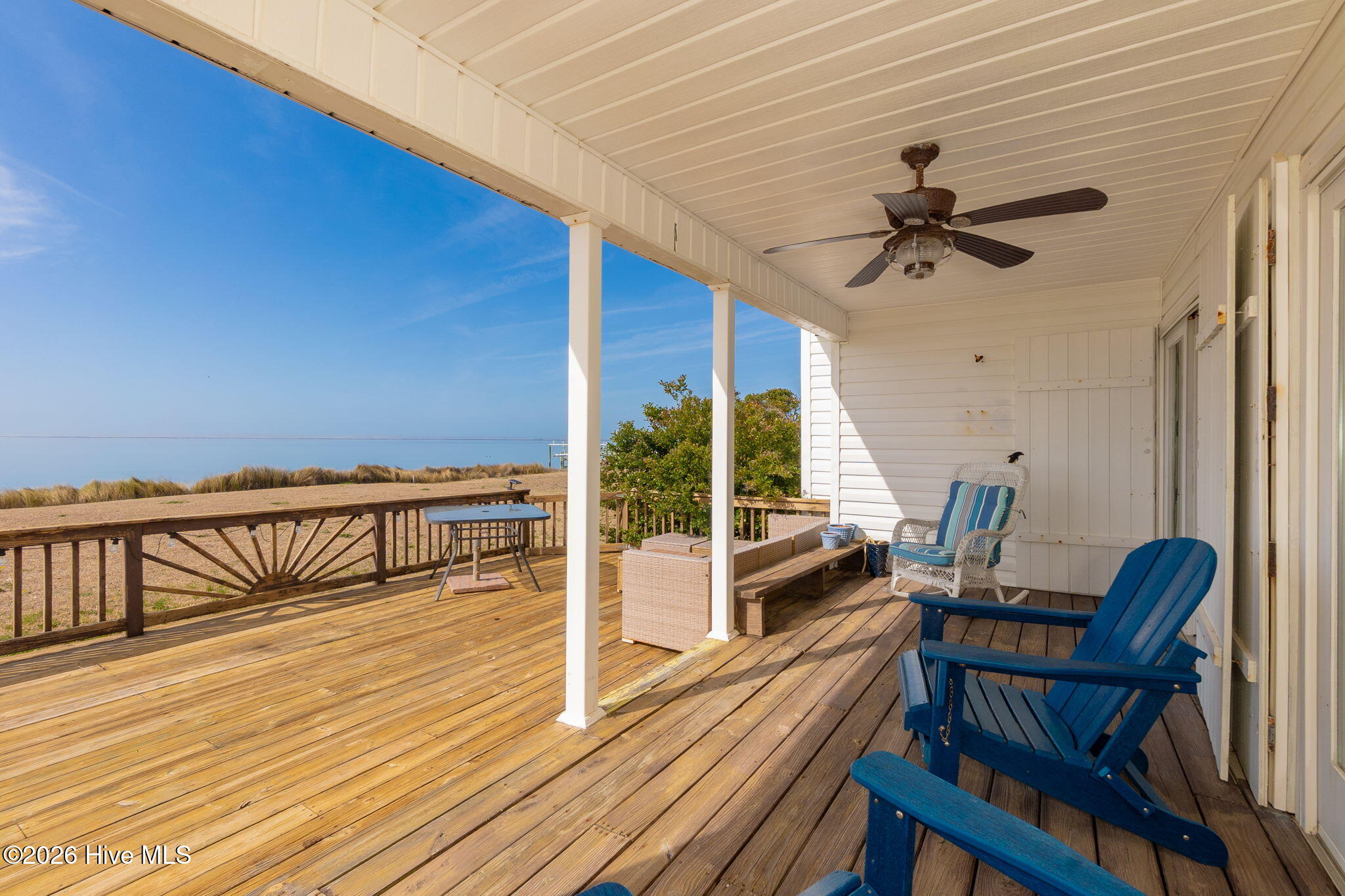 1528 Island Road
