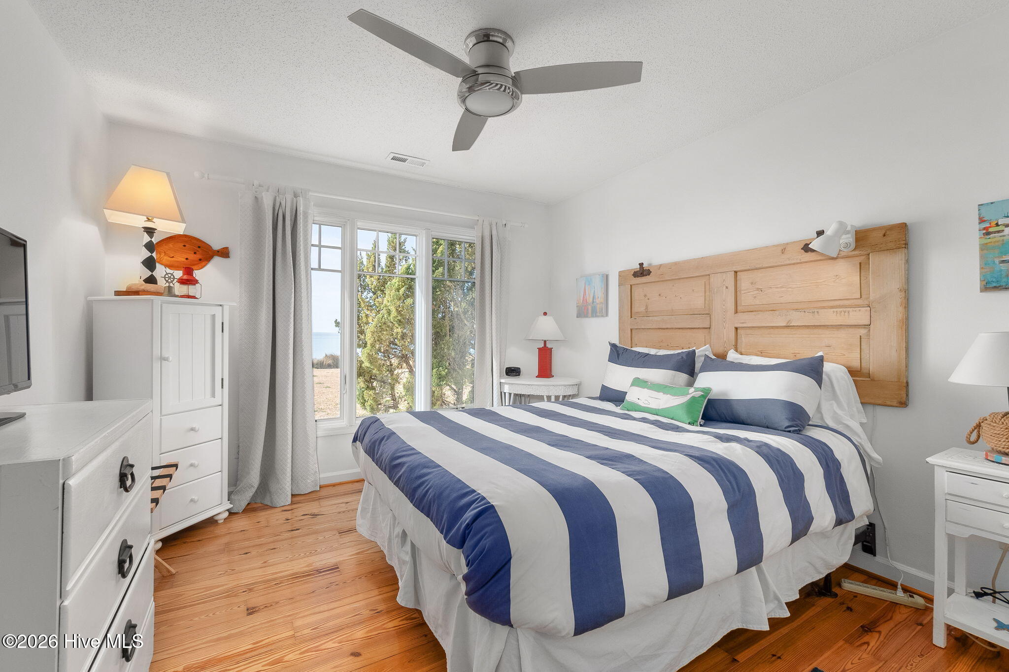 1528 Island Road