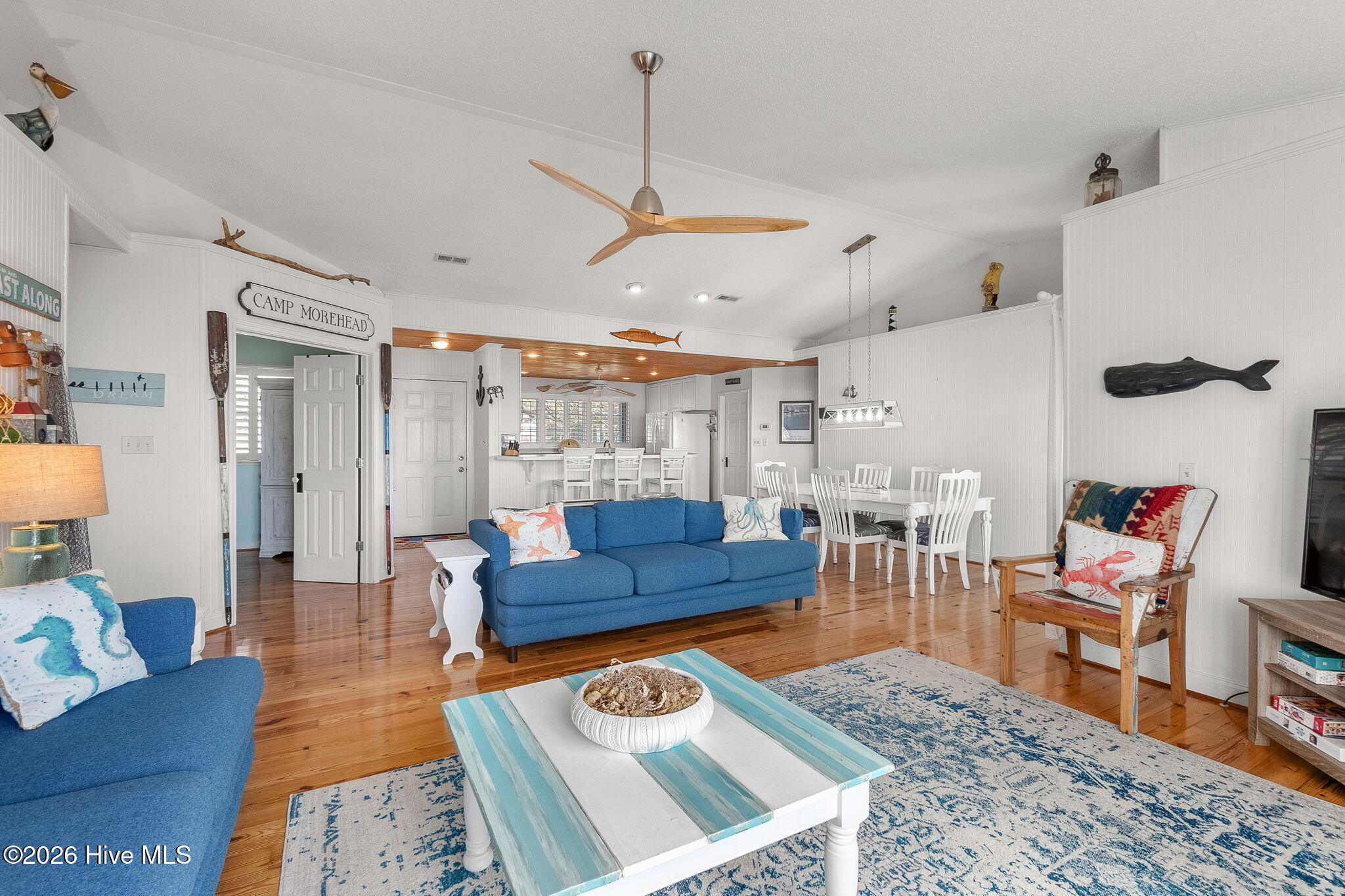 1528 Island Road