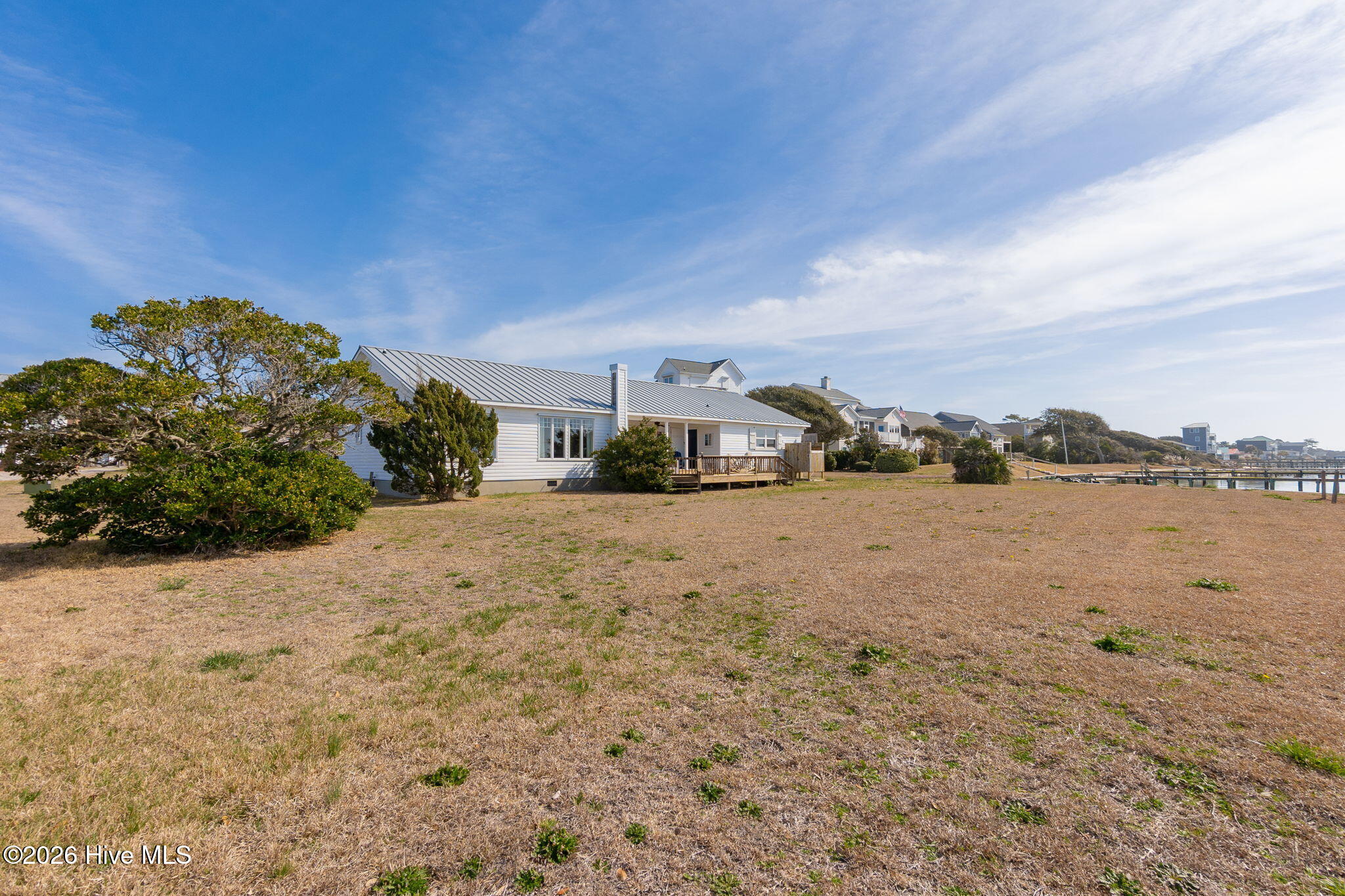 1528 Island Road