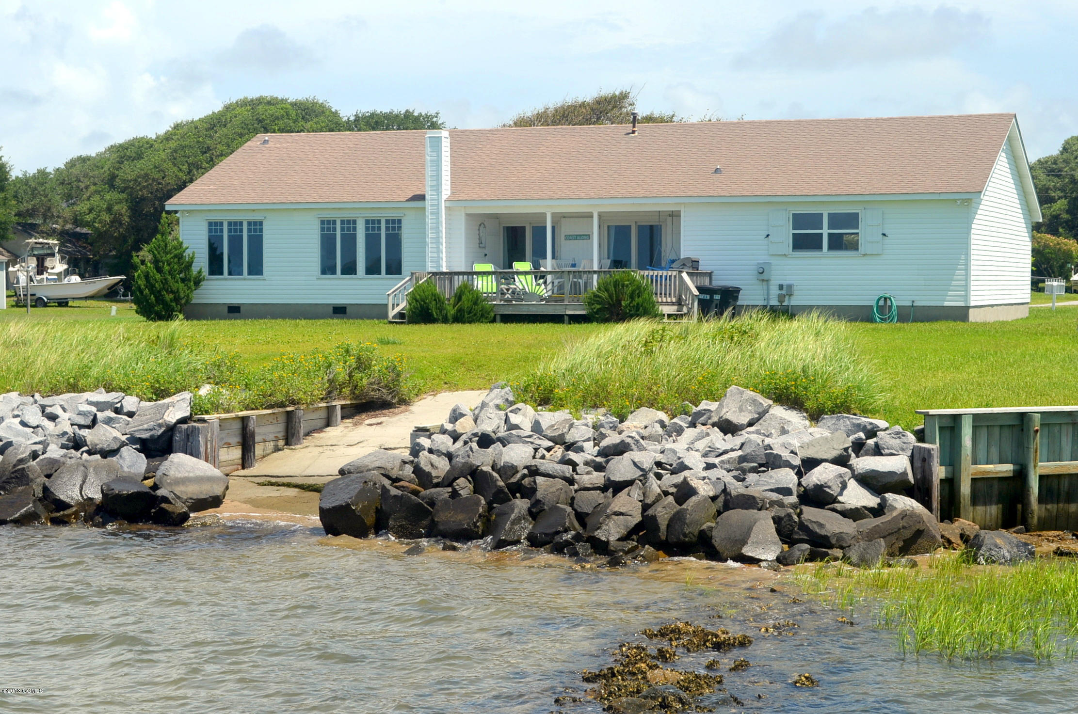 1528 Island Road