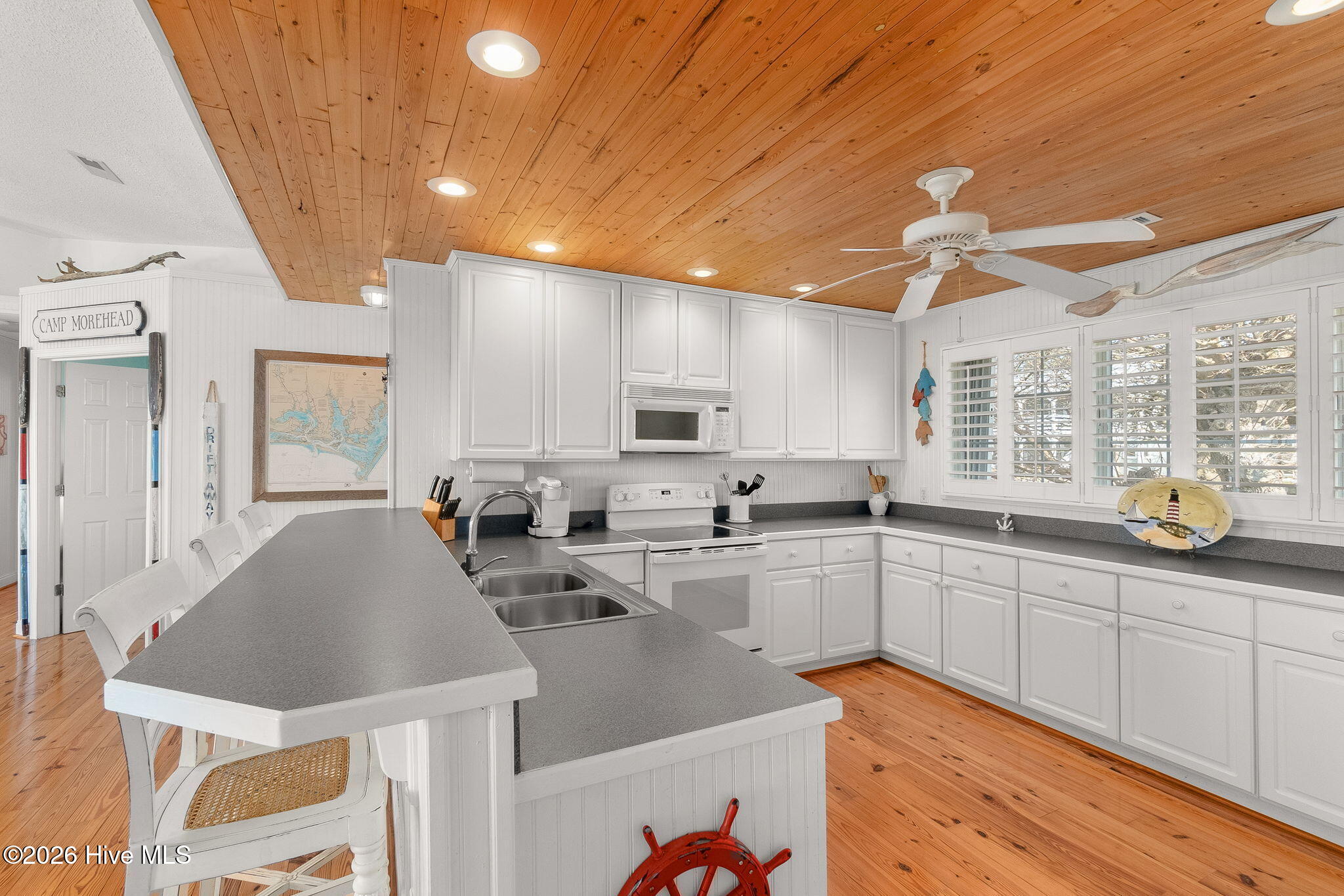 1528 Island Road