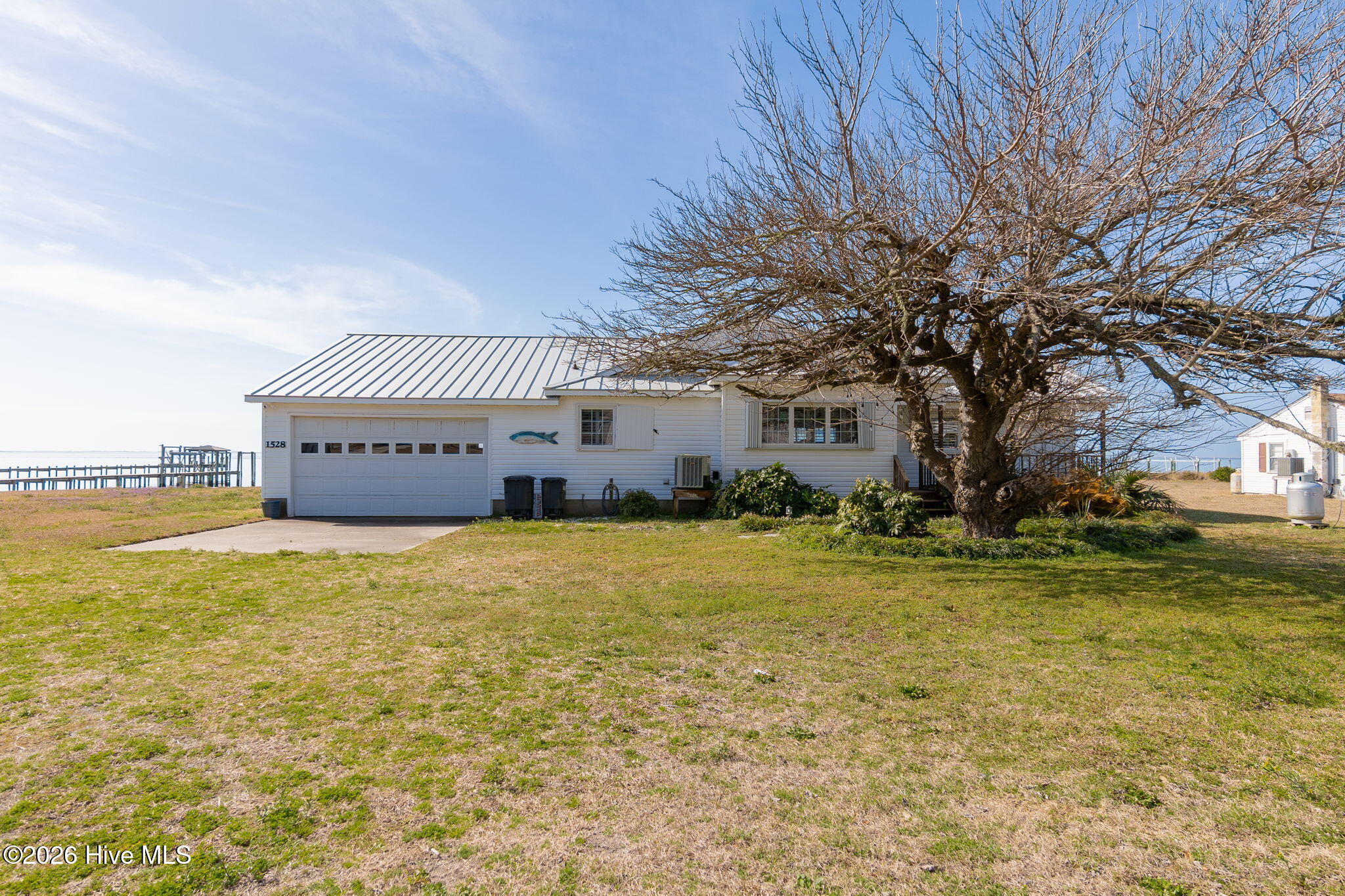 1528 Island Road