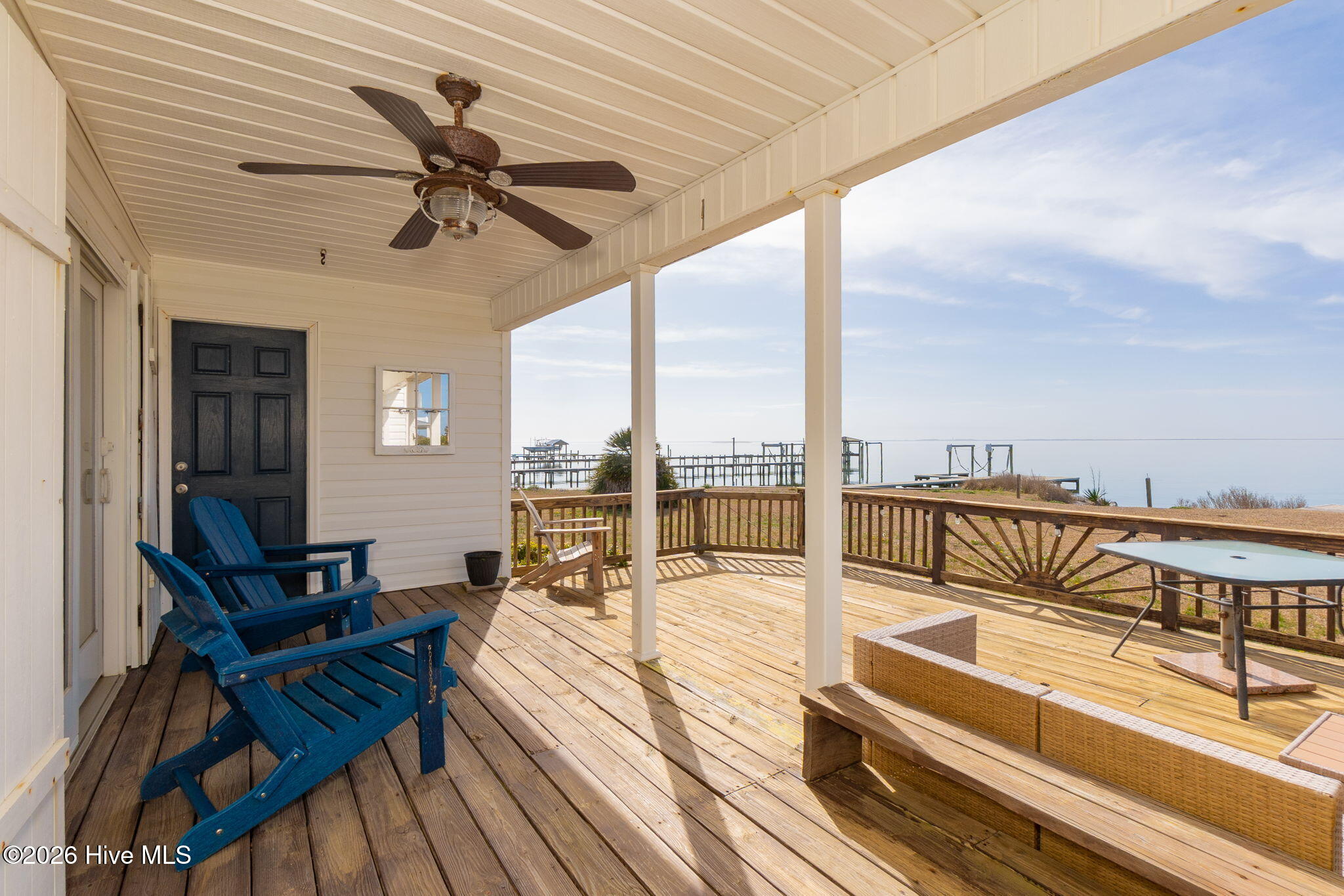 1528 Island Road