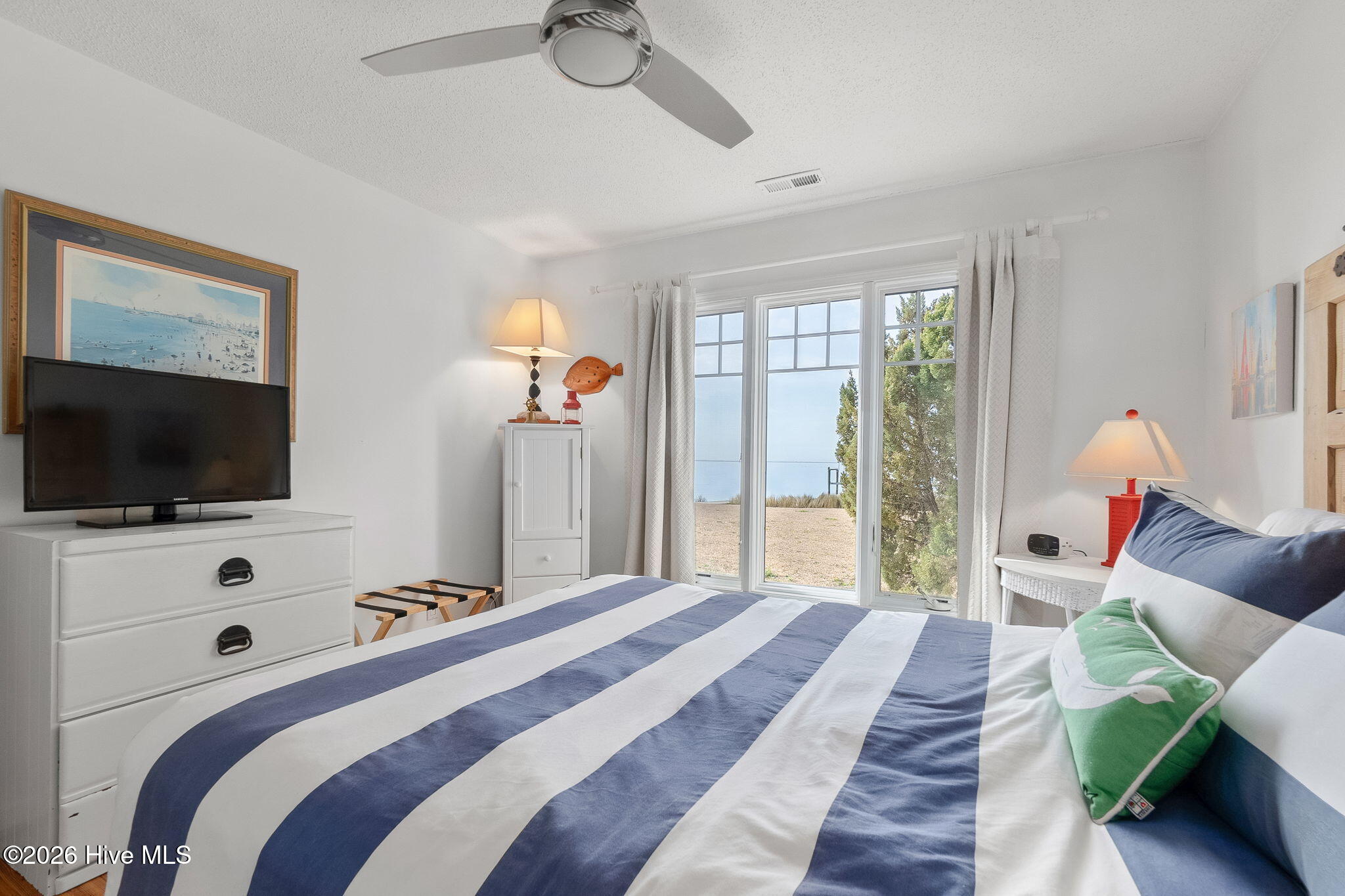 1528 Island Road