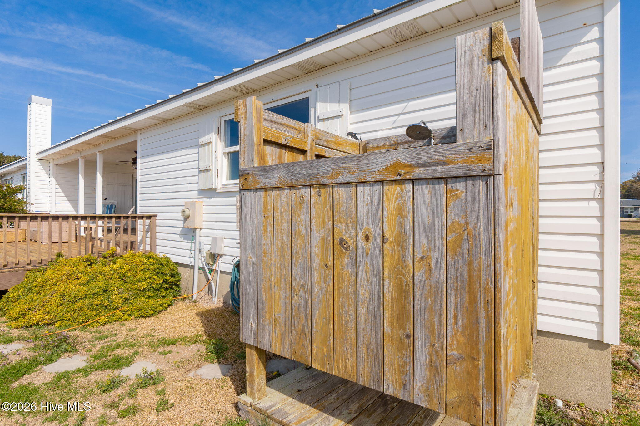 1528 Island Road