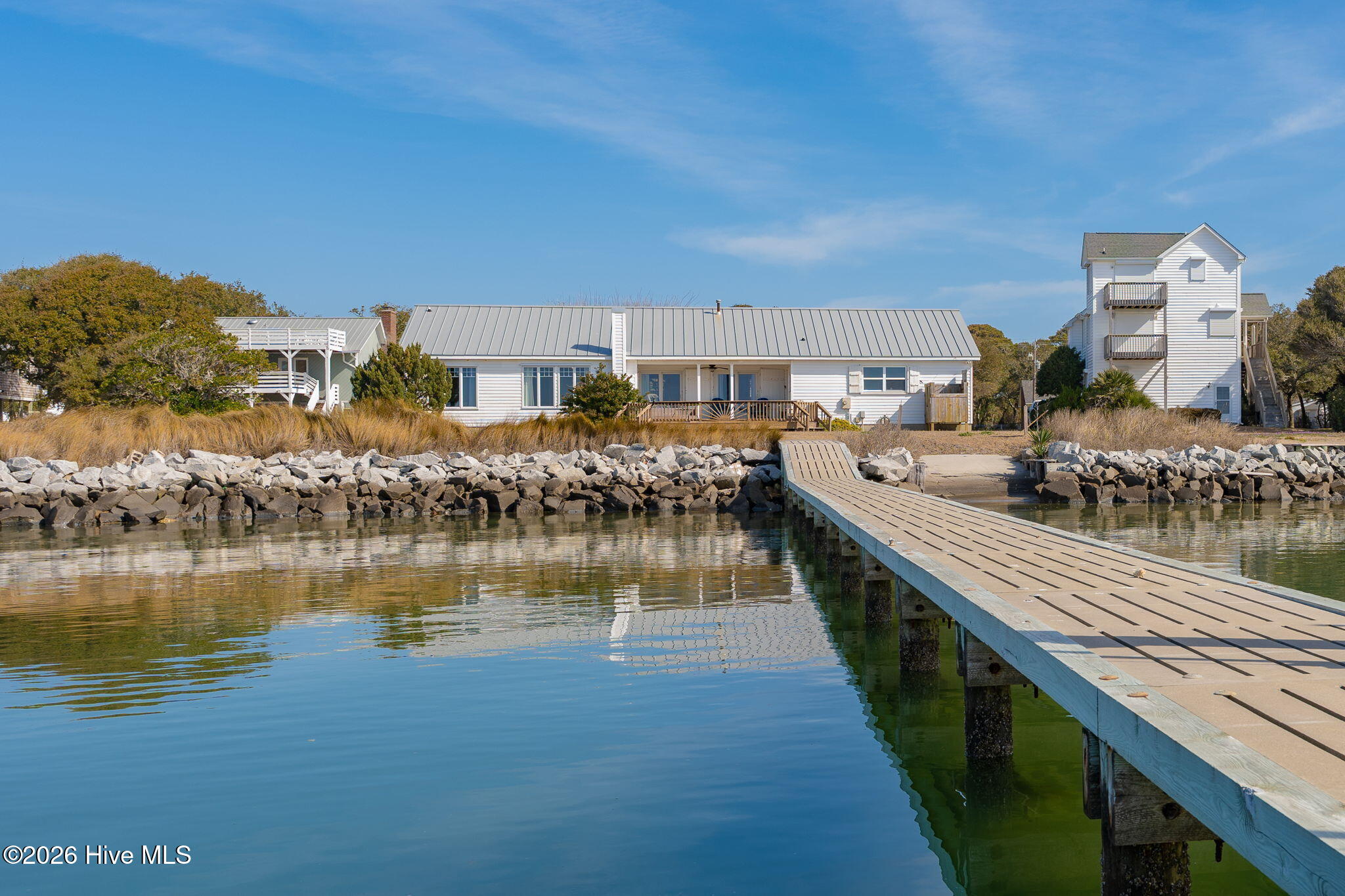 1528 Island Road