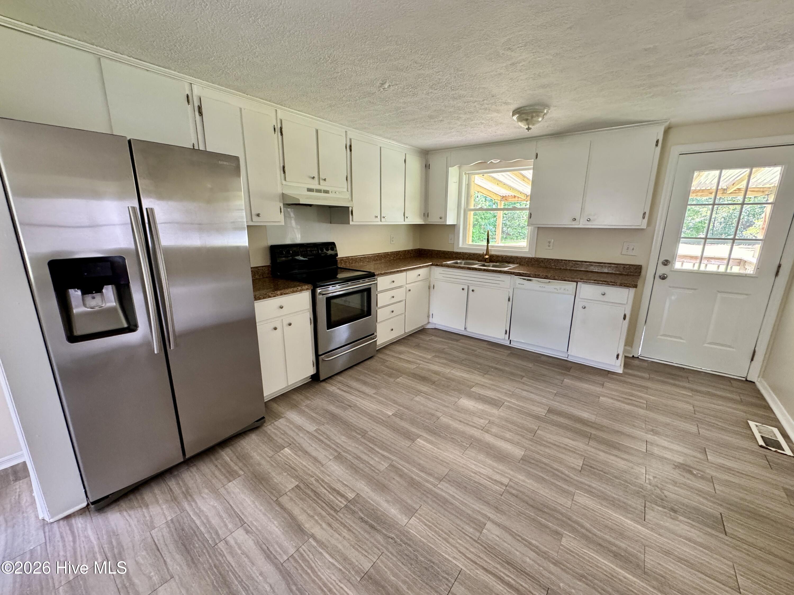 133 Riverside Drive