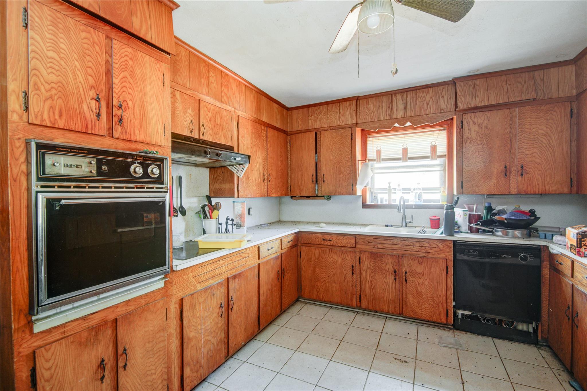 4112 Pine Shadows Street