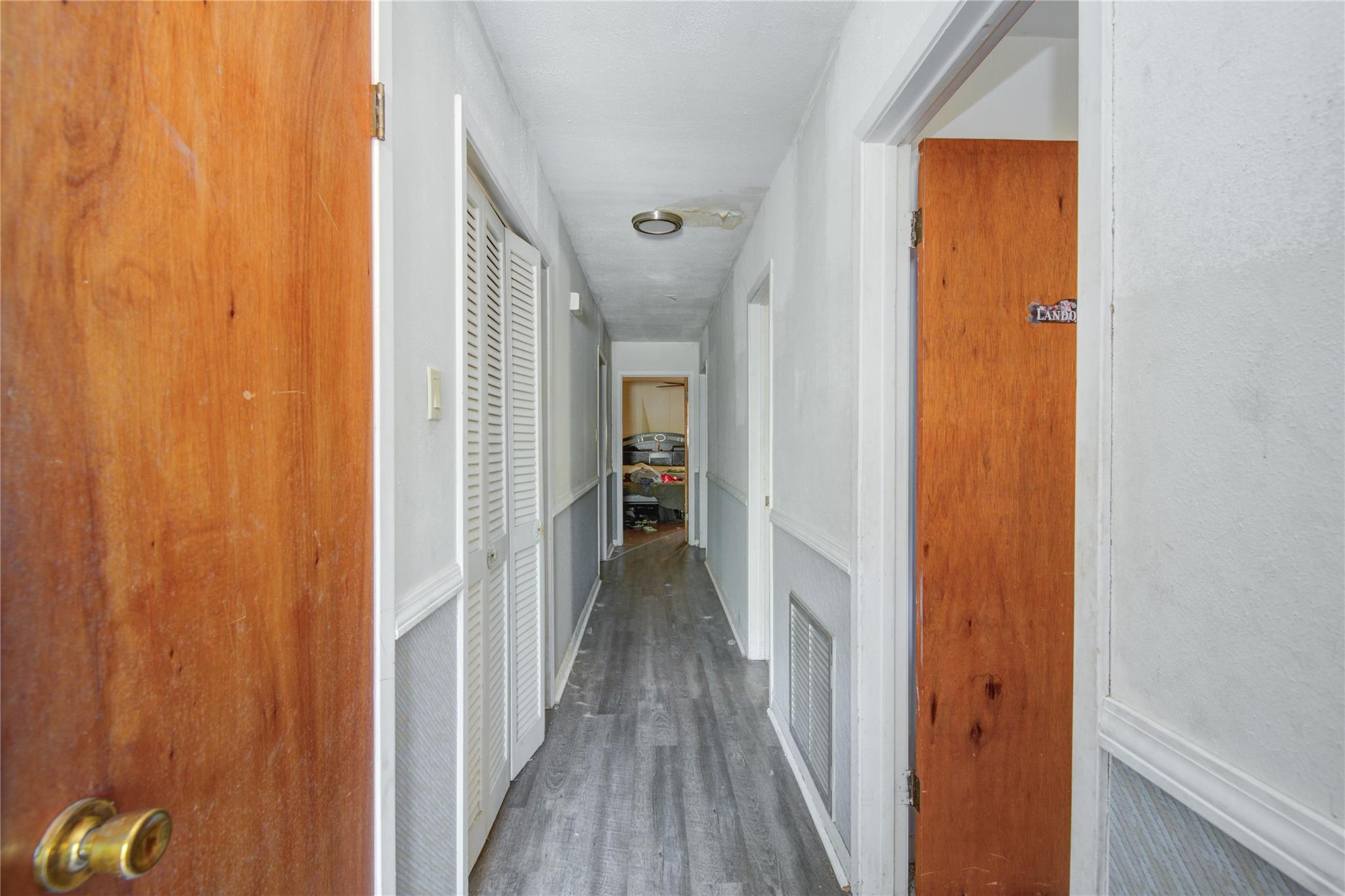 4112 Pine Shadows Street