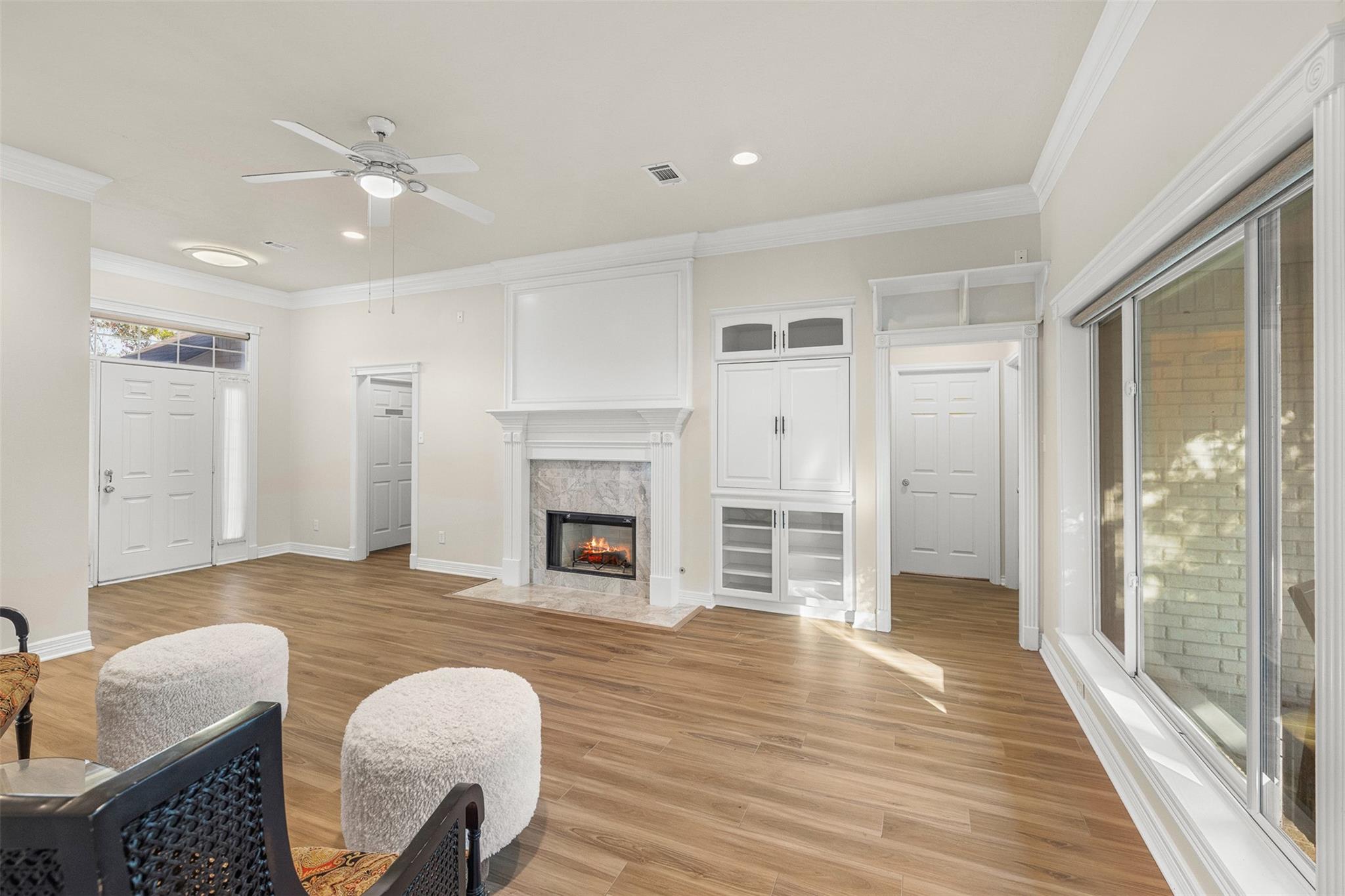 328 Landsburg Lane