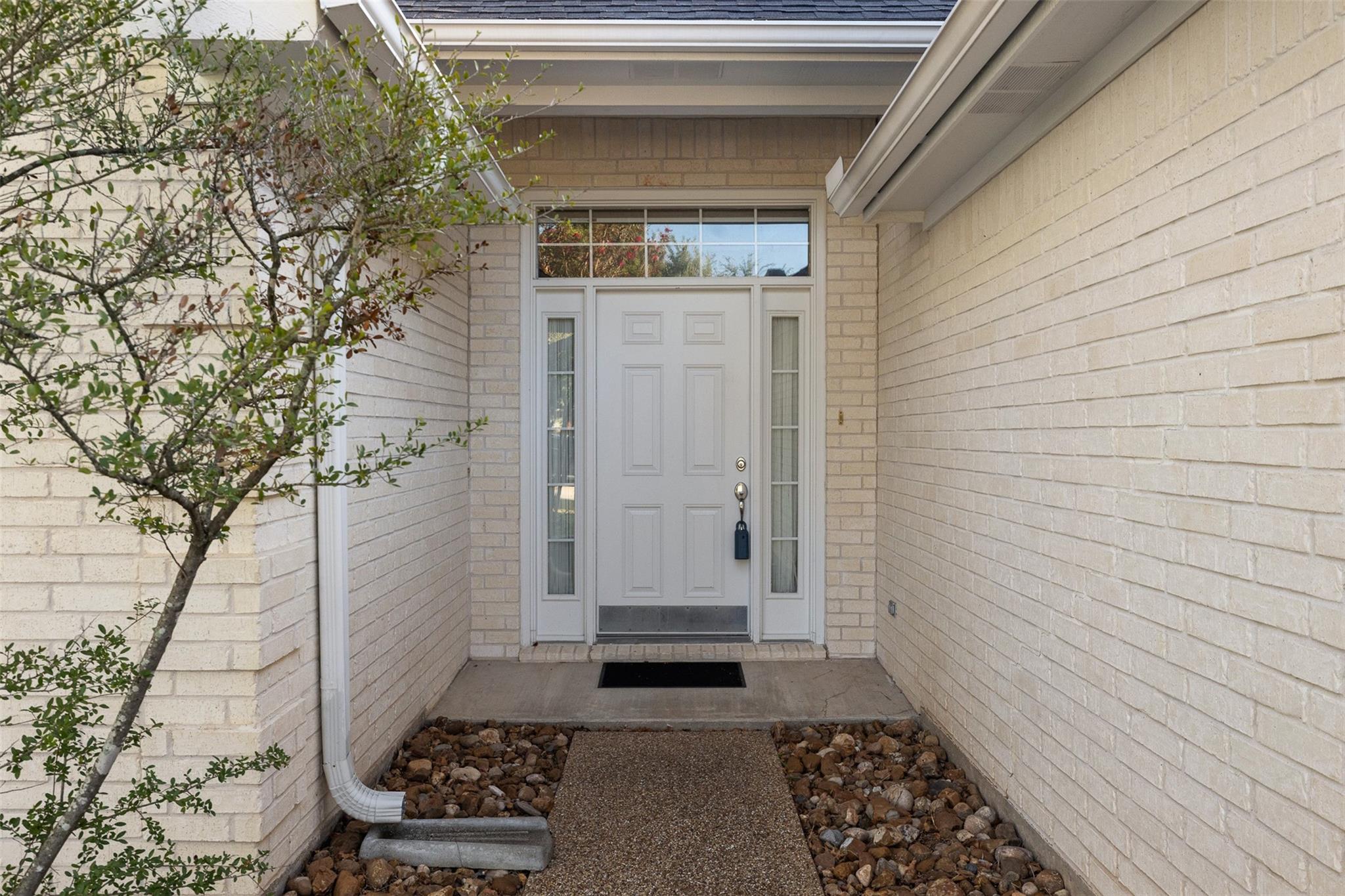 328 Landsburg Lane
