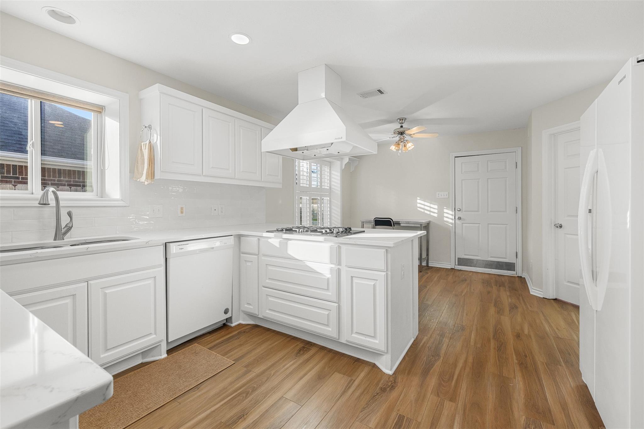 328 Landsburg Lane