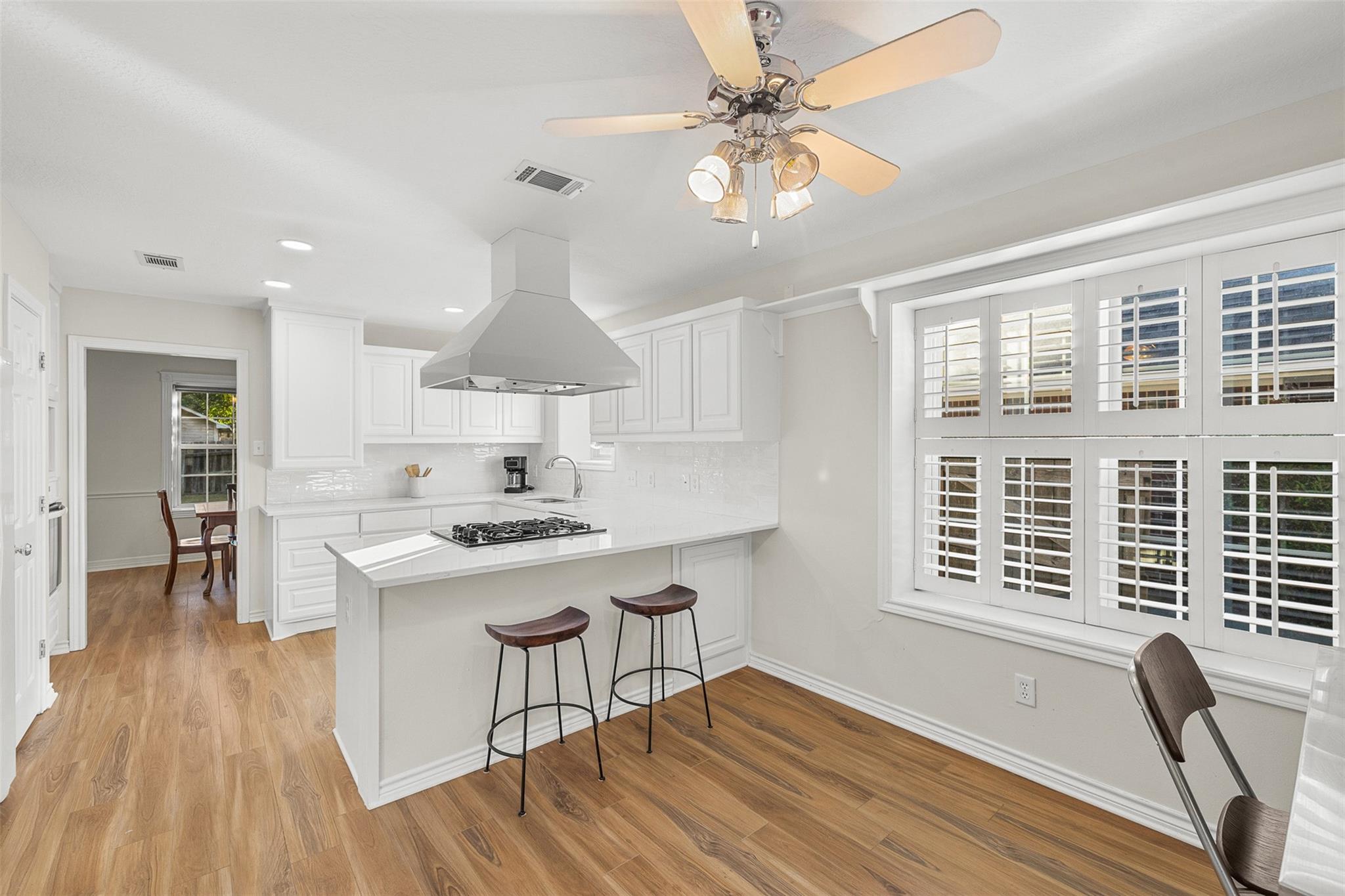 328 Landsburg Lane