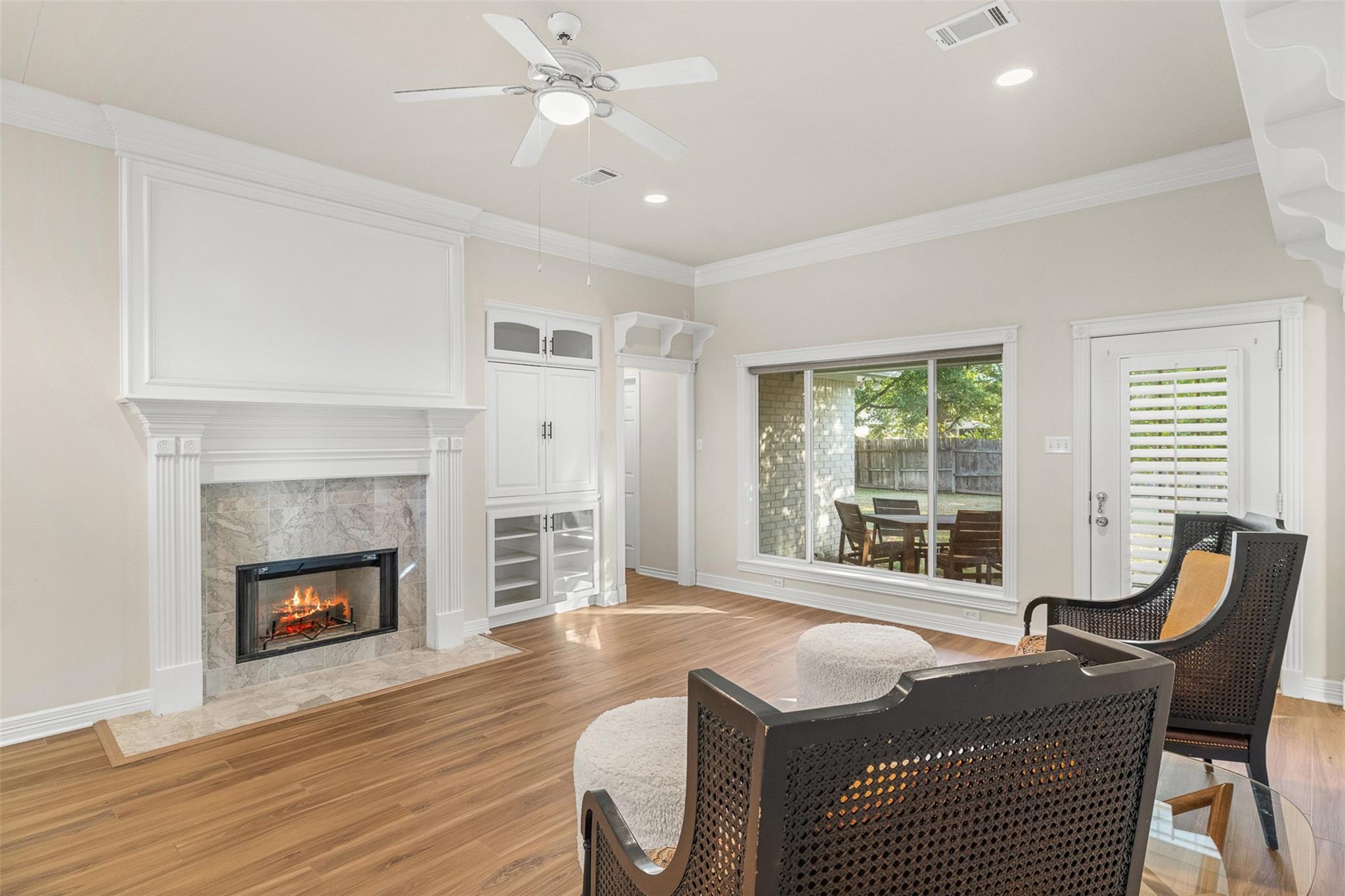 328 Landsburg Lane