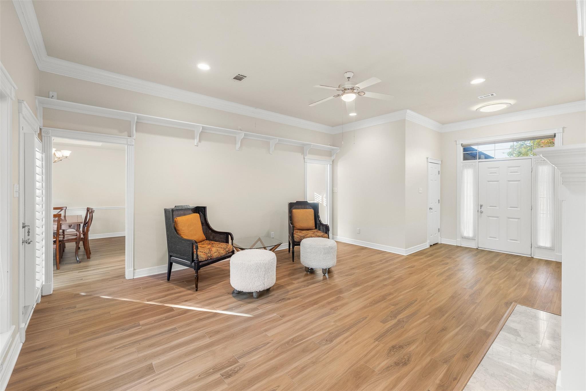 328 Landsburg Lane