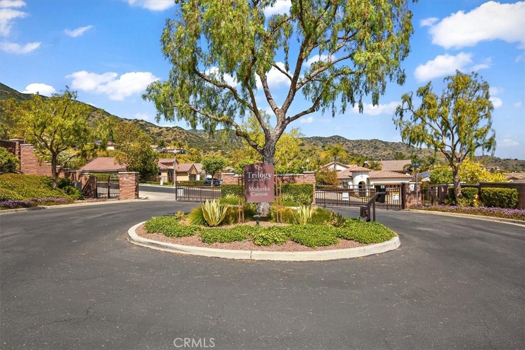 23997 Boulder Oaks Drive