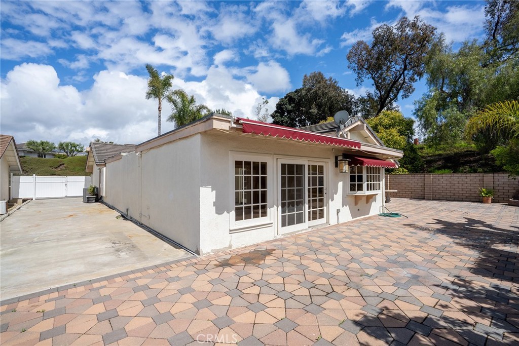 303 Calle Escuela