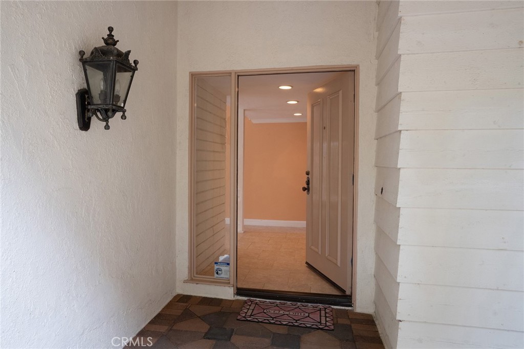 303 Calle Escuela
