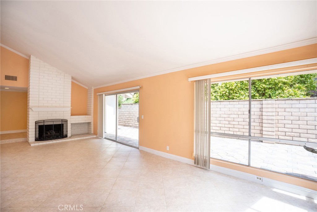 303 Calle Escuela