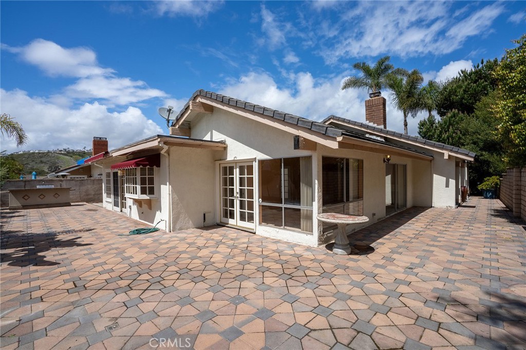 303 Calle Escuela