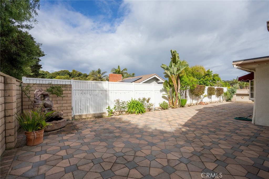 303 Calle Escuela