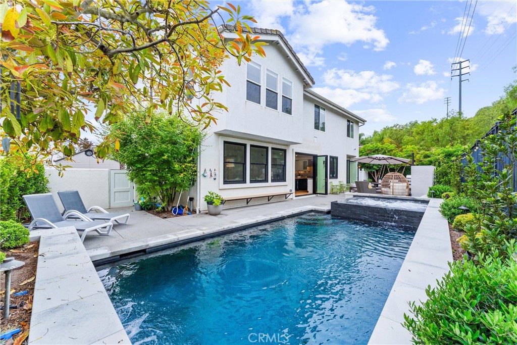 23 Fawnridge Place