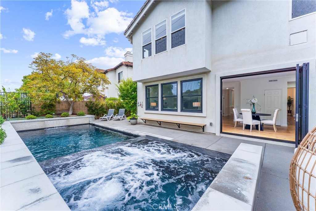 23 Fawnridge Place
