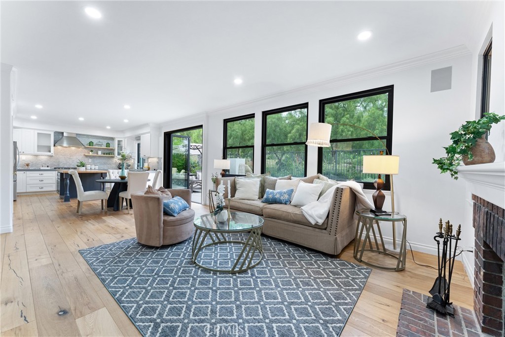 23 Fawnridge Place