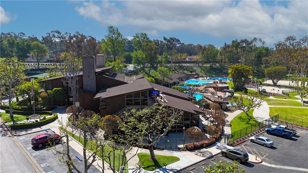 24262 PONCHARTRAIN Lane