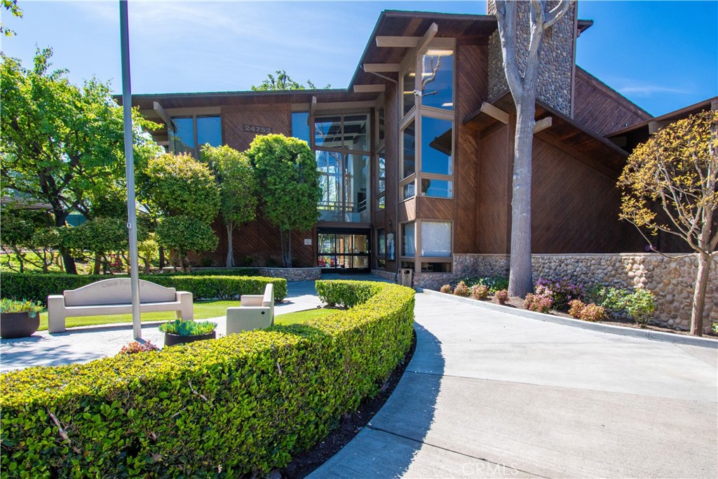 24262 PONCHARTRAIN Lane