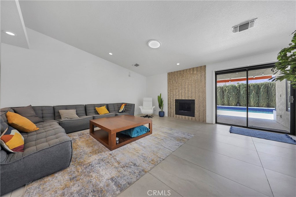 1045 E Deepak Road