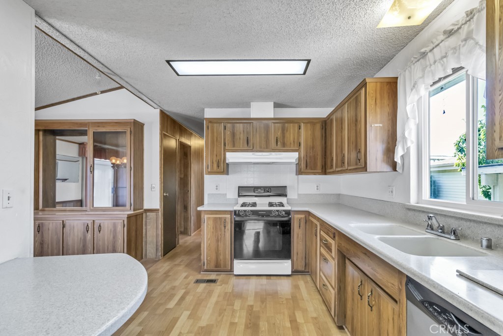 3800 W Wilson Street 65