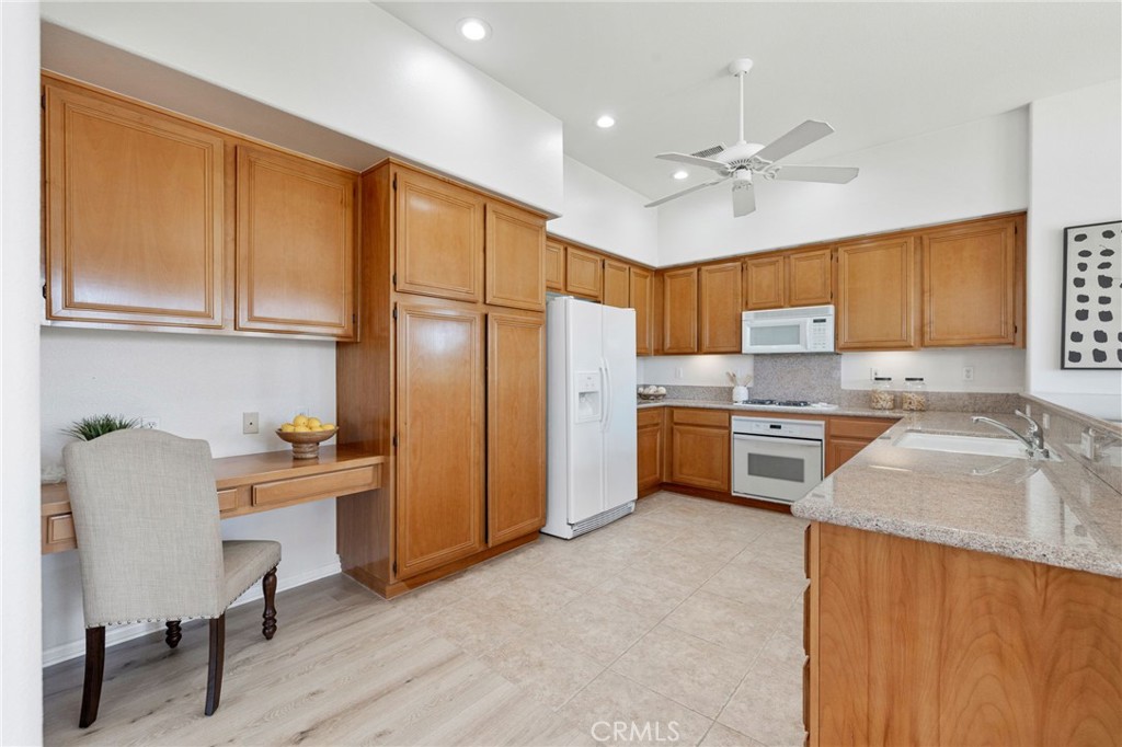 12 Wimbledon Circle